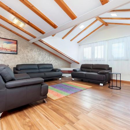 Apartment The Loft Ровинь Экстерьер фото