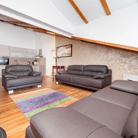 Apartment The Loft Ровинь Экстерьер фото