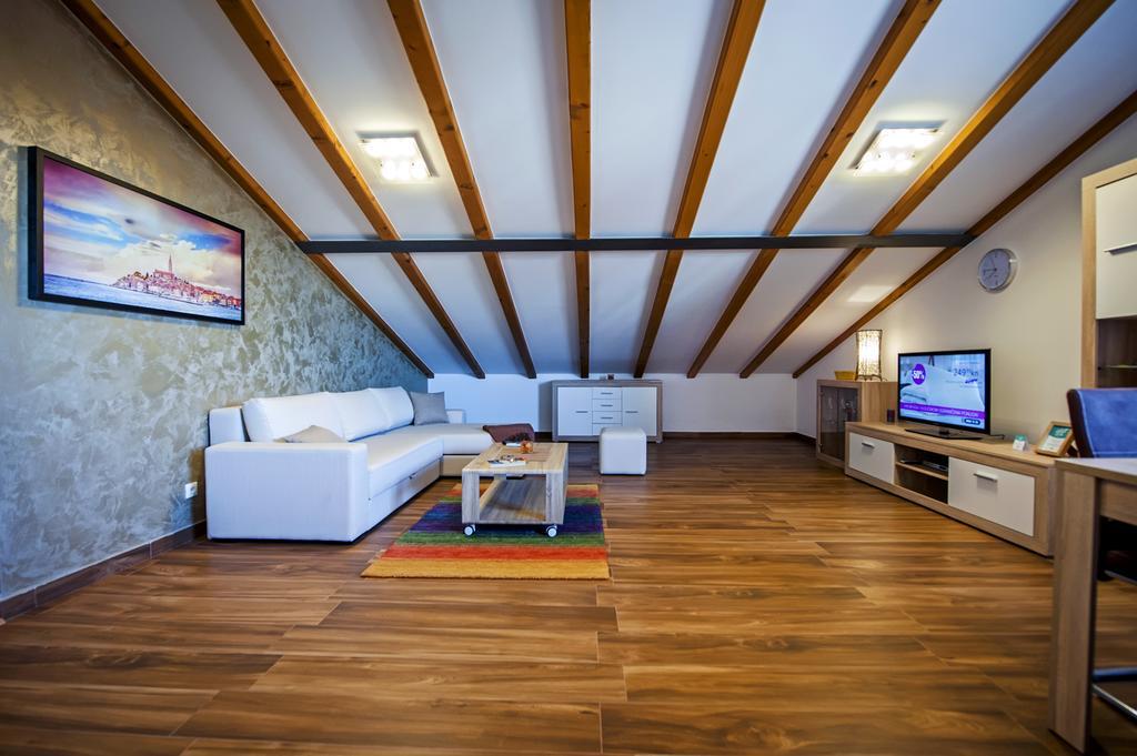 Apartment The Loft Ровинь Экстерьер фото