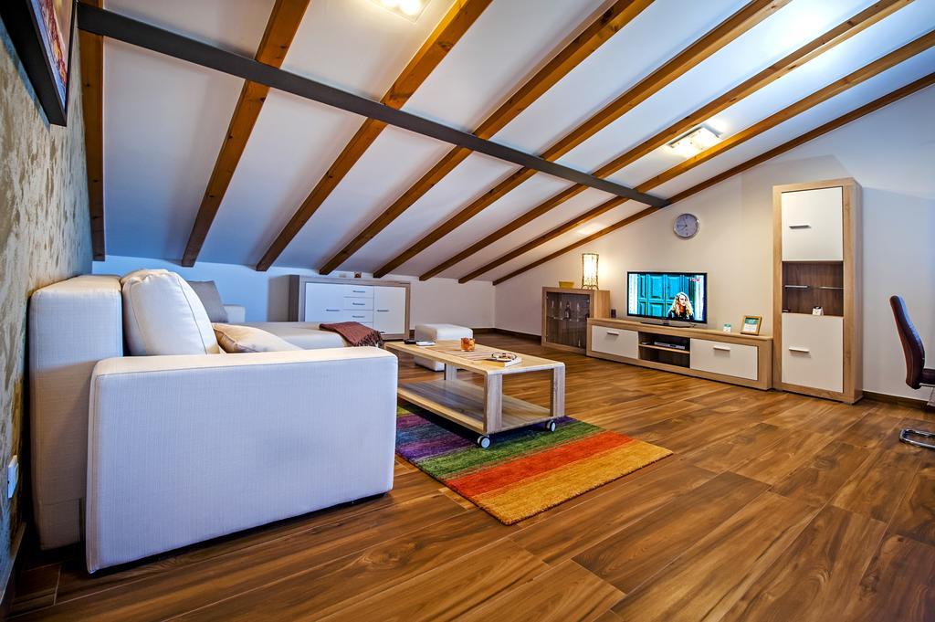 Apartment The Loft Ровинь Экстерьер фото