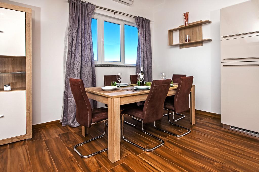 Apartment The Loft Ровинь Экстерьер фото