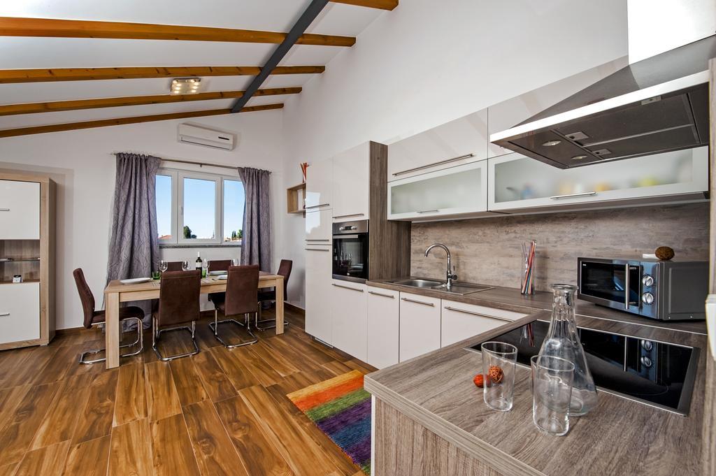 Apartment The Loft Ровинь Экстерьер фото