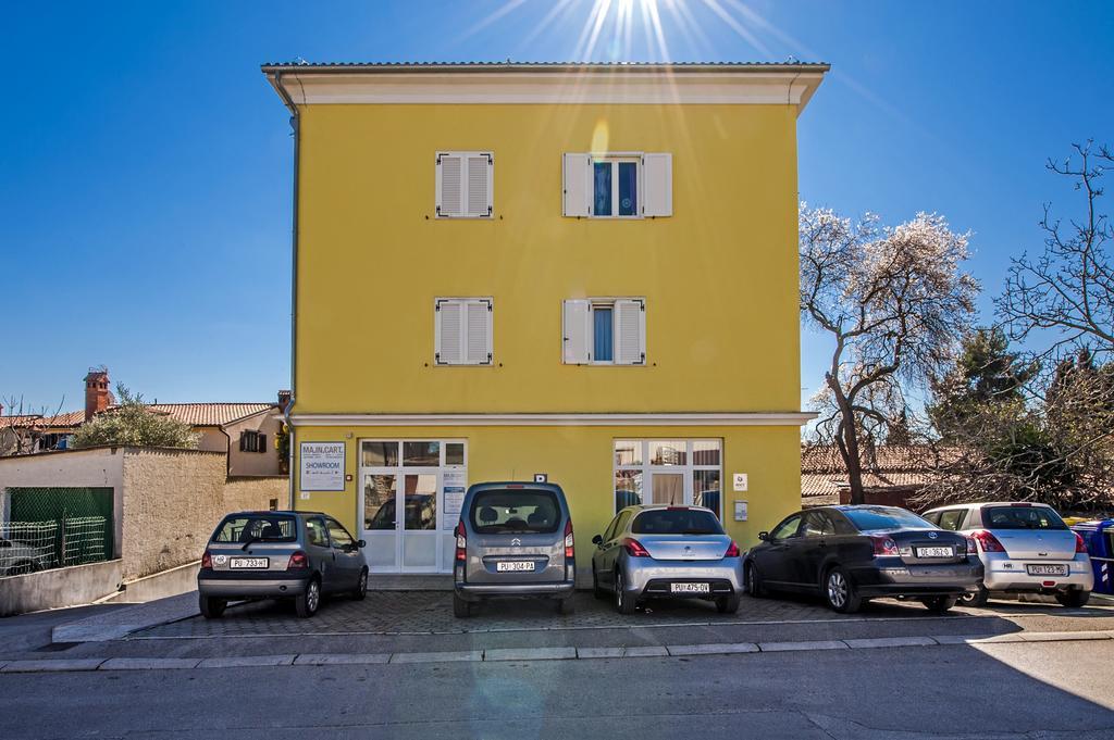 Apartment The Loft Ровинь Экстерьер фото